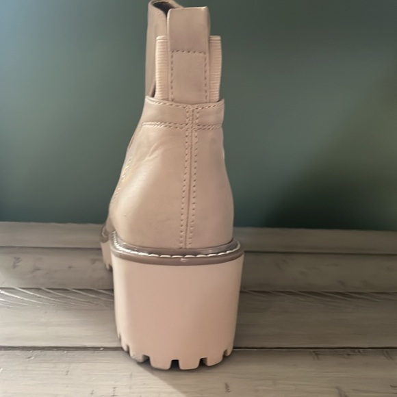 Women’s 2inch heel anklee bootss - Picture 4 of 4